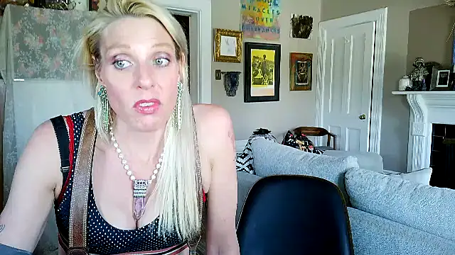 Glamazonx online show from 04-20-26, 07:48