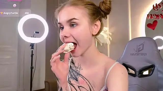 Britney Lynch online show from 02-16-25, 03:37