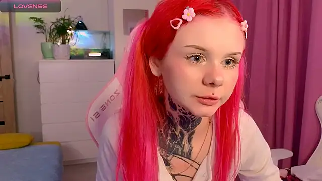 Britney Lynch online show from 11-14-25, 06:28