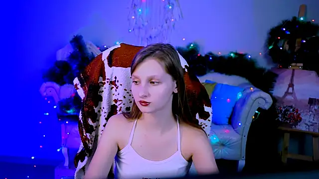 Snapshot of EllaHorton chatting on 12-15-24, 09:56 EllaHorton online show from 12-15-24, 09:56