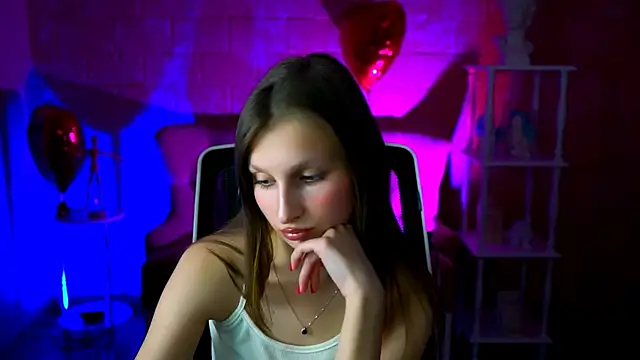 Snapshot of EllaHorton chatting on 03-05-25, 03:51 EllaHorton online show from 03-05-25, 03:51