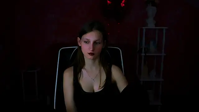 Snapshot of EllaHorton chatting on 03-09-25, 01:26 EllaHorton online show from 03-09-25, 01:26