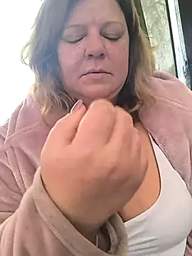 Snapshot of jusichka chatting on 11-10-25, 07:40 jusichka online show from 11-10-25, 07:40