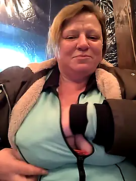 Snapshot of jusichka chatting on 11-28-25, 07:27 jusichka online show from 11-28-25, 07:27