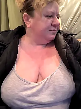 Snapshot of jusichka chatting on 12-04-25, 07:00 jusichka online show from 12-04-25, 07:00