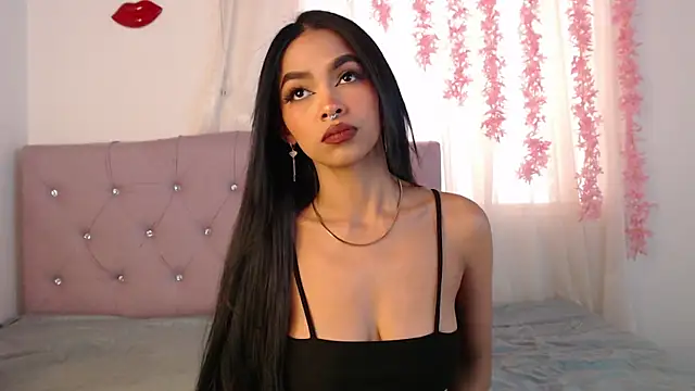 Snapshot of Alleanys_Cristal chatting on 01-31-25, 01:34 Alleanys Cristal online show from 01-31-25, 01:34