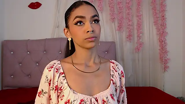 Snapshot of Alleanys_Cristal chatting on 02-17-25, 11:13 Alleanys Cristal online show from 02-17-25, 11:13
