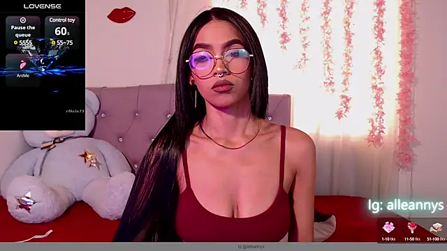 Snapshot of Alleanys_Cristal chatting on 03-06-25, 04:17 Alleanys Cristal online show from 03-06-25, 04:17