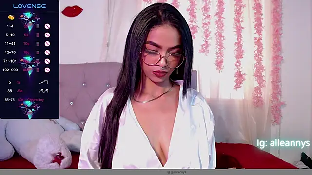 Snapshot of Alleanys_Cristal chatting on 03-17-25, 05:27 Alleanys Cristal online show from 03-17-25, 05:27