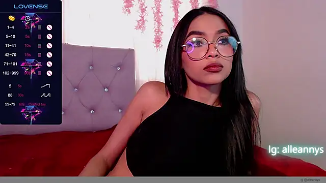 Snapshot of Alleanys_Cristal chatting on 03-21-25, 08:29 Alleanys Cristal online show from 03-21-25, 08:29