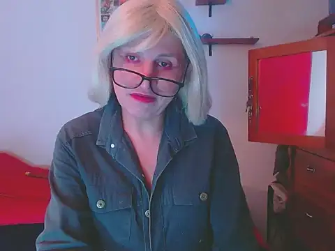 LorenJade online show from 12-23-25, 10:13