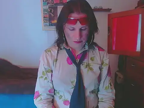 LorenJade online show from 01-12-26, 07:46