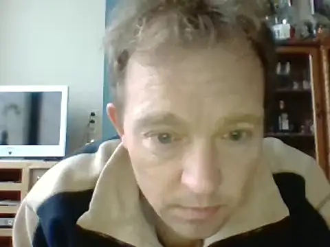 Snapshot of bertolini chatting on 02-01-25, 04:00 bertolini online show from 02-01-25, 04:00