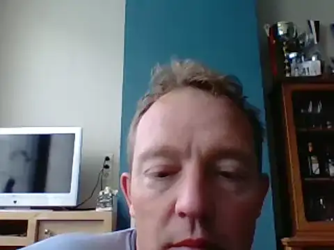 Snapshot of bertolini chatting on 03-10-25, 07:53 bertolini online show from 03-10-25, 07:53