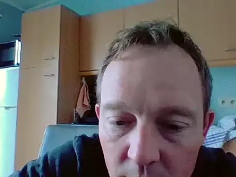 Snapshot of bertolini chatting on 03-21-25, 04:40 bertolini online show from 03-21-25, 04:40