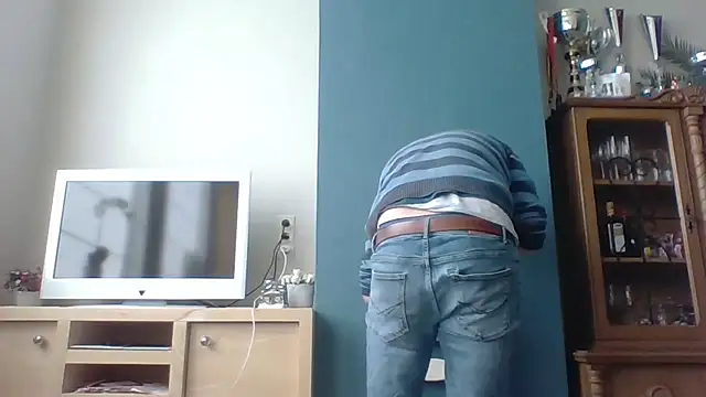 Snapshot of bertolini chatting on 10-02-25, 01:29 bertolini online show from 10-02-25, 01:29