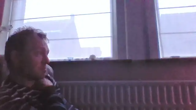 Snapshot of bertolini chatting on 10-13-25, 04:51 bertolini online show from 10-13-25, 04:51