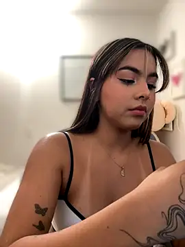 Zarah Blare online show from 09-30-25, 01:10