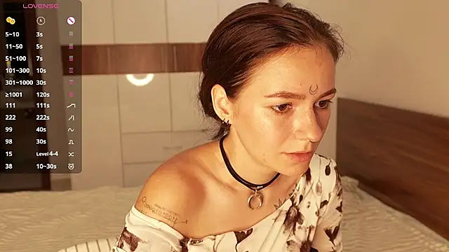 girl with snaketatto0 online show from 06-05-26, 02:07