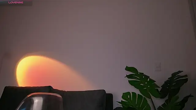 GigiLee  online show from 12-18-25, 12:17