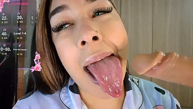 leahtemptation3 online show from 06-19-26, 11:52