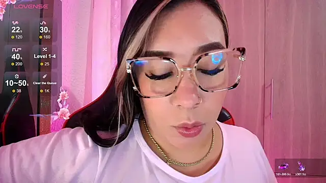 leahtemptation3 online show from 06-30-26, 08:59