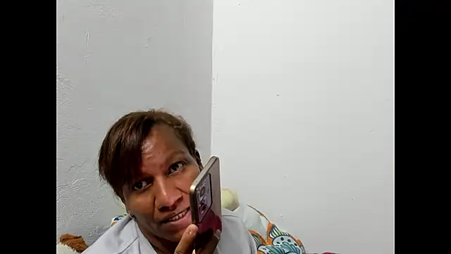 Snapshot of Laflaka22 chatting on 12-14-24, 12:44 Laflaka22 online show from 12-14-24, 12:44