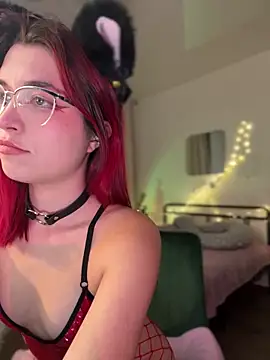 Evangeline Lawrence  online show from 12-17-24, 02:00