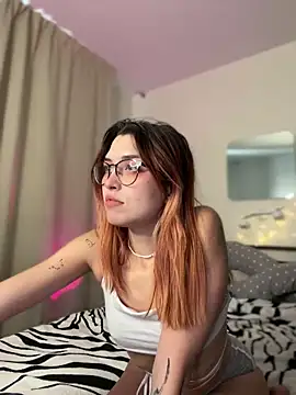 Evangeline Lawrence  online show from 03-15-25, 01:40