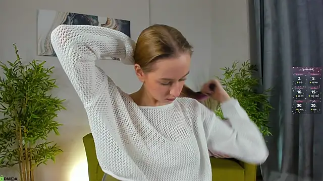 Sweett Monica online show from 11-25-25, 01:05