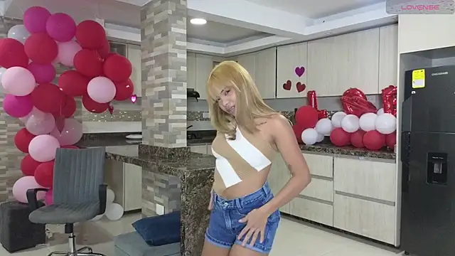 xalicesfantasyx online show from 02-18-25, 06:15