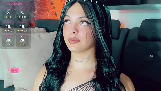 Emmaa Saenz  online show from 05-31-26, 10:11