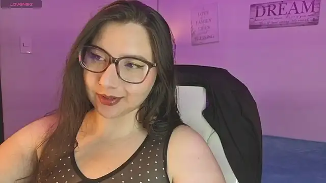 Roxxanne Bail online show from 04-15-26, 04:30