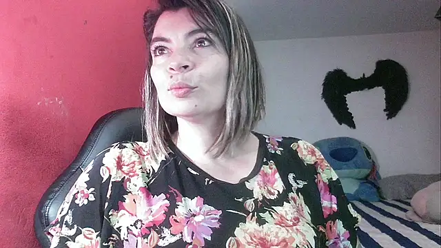 charlotedoll online show from 05-06-26, 02:19