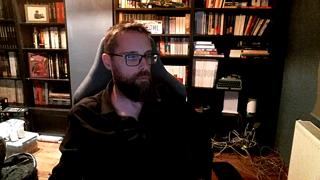 Snapshot of MeSteff chatting on 10-12-25, 05:23 MeSteff online show from 10-12-25, 05:23