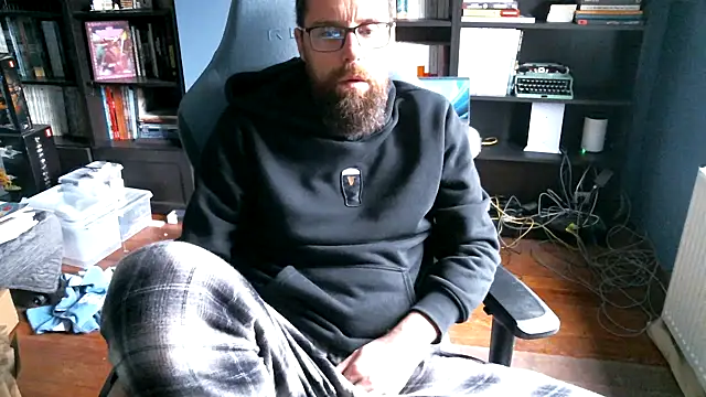 Snapshot of MeSteff chatting on 11-09-25, 08:23 MeSteff online show from 11-09-25, 08:23