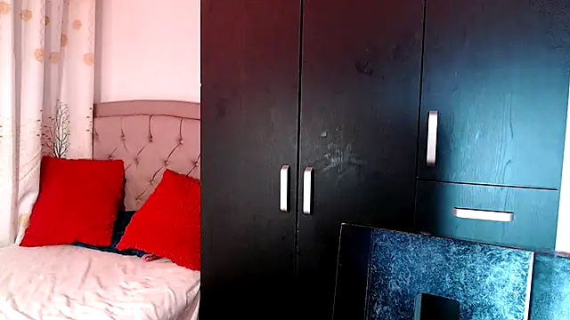 Snapshot of ZajiraShane chatting on 03-20-25, 06:30 ZajiraShane online show from 03-20-25, 06:30