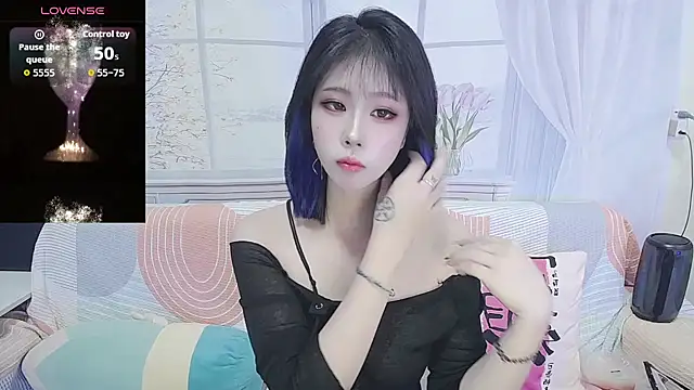 Snapshot of wen_rou chatting on 10-17-25, 02:30 wen rou online show from 10-17-25, 02:30