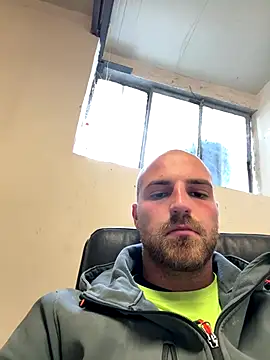 Snapshot of parallelo990 chatting on 10-23-25, 12:48 parallelo990 online show from 10-23-25, 12:48
