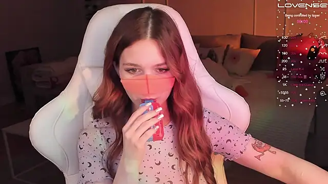 Frau Lina online show from 01-11-25, 05:29