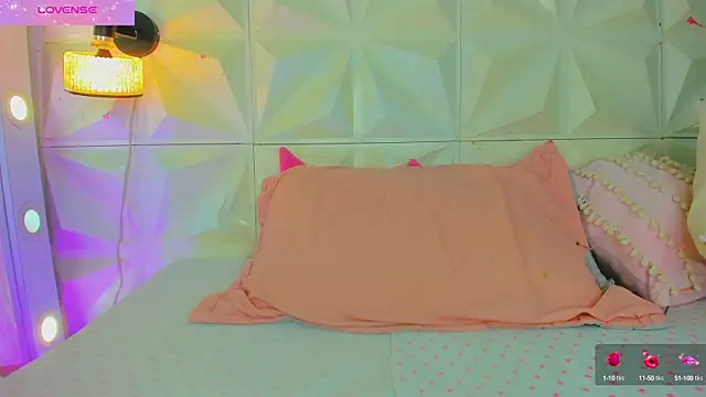 Snapshot of cute_latinaxxx chatting on 09-13-25, 01:16 cute latinaxxx online show from 09-13-25, 01:16