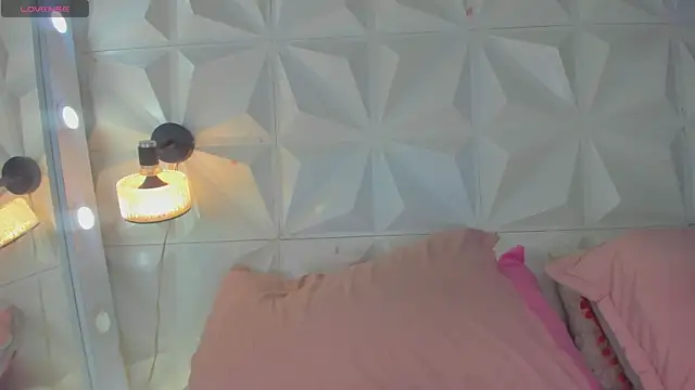 Snapshot of cute_latinaxxx chatting on 07-05-26, 02:18 cute latinaxxx online show from 07-05-26, 02:18