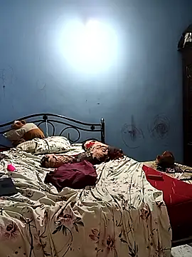 Snapshot of HottyOlly chatting on 11-03-25, 05:47 HottyOlly online show from 11-03-25, 05:47