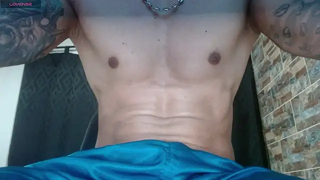 Snapshot of babyrecord1 chatting on 12-18-25, 01:28 babyrecord1 online show from 12-18-25, 01:28