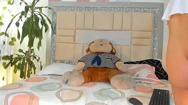 GingerDollx online show from 12-15-25, 08:13