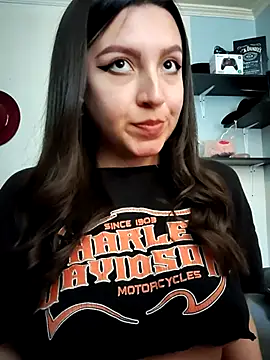 Snapshot of Paudelatorre chatting on 02-15-25, 08:11 Paudelatorre online show from 02-15-25, 08:11