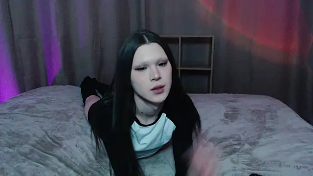 Snapshot of Sexpired_Princess chatting on 12-13-24, 08:47 Sexpired Princess online show from 12-13-24, 08:47