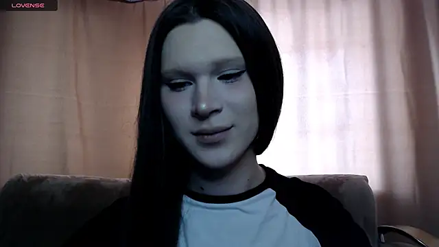 Snapshot of Sexpired_Princess chatting on 02-18-25, 06:37 Sexpired Princess online show from 02-18-25, 06:37