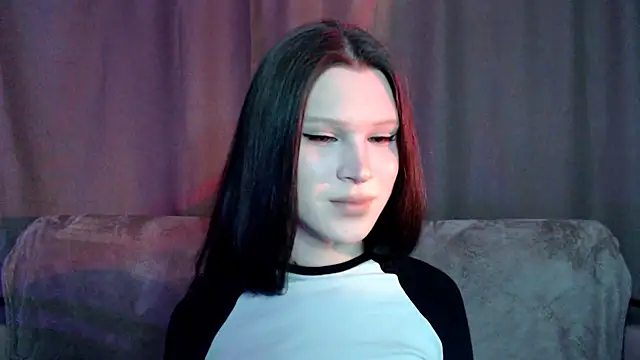 Snapshot of Sexpired_Princess chatting on 03-15-25, 02:46 Sexpired Princess online show from 03-15-25, 02:46