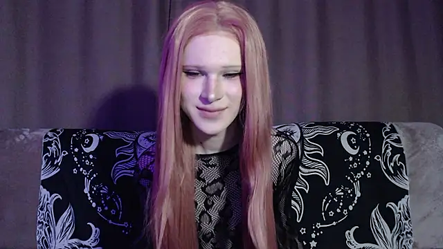 Snapshot of Sexpired_Princess chatting on 02-21-26, 04:24 Sexpired Princess online show from 02-21-26, 04:24